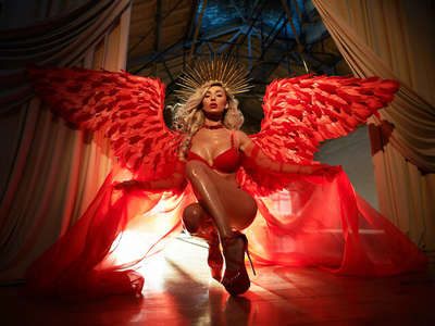 VENICE profile sexy photo