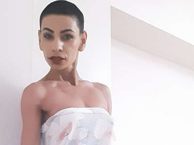 RUBYHOLI profile sexy photo